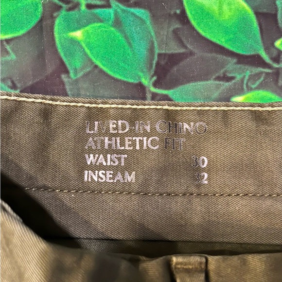 30x32 Banana Republic Green Chino - Picture 4 of 6